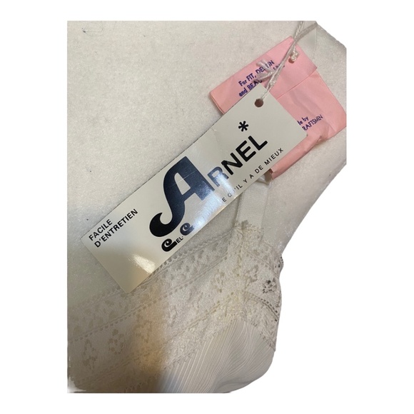 Vintage slip with lace trim & adjustable straps. Sz36 - Picture 9 of 15